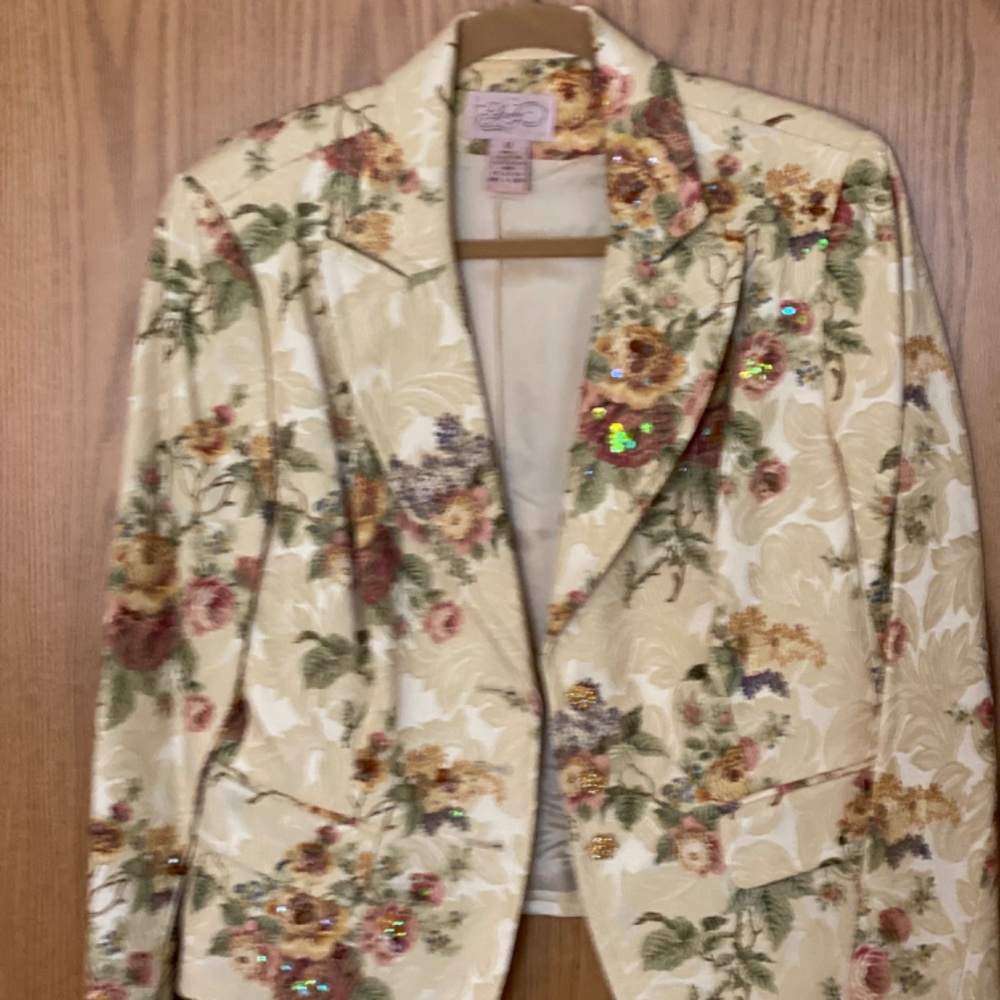 Beautiful New Jacket, Three Button Fully Lined Fl… - image 3